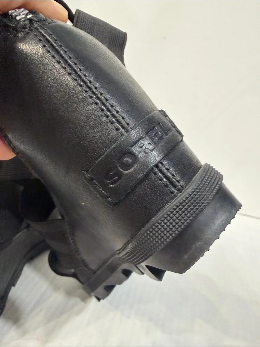 SOREL Joanie II Black Platform Wedge Ankle Strap Rear Zip Sandal 8